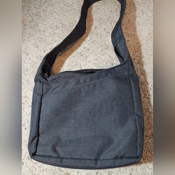 Ogio Cross Body Tablet Bag - Picture 4 of 7